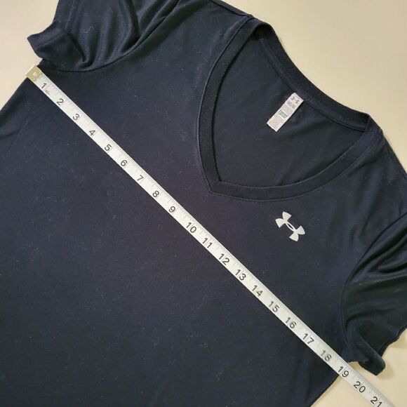 Under Armour Women's Black HeatGear V-neck Short Sleeve Pullover Top - Picture 6 of 13